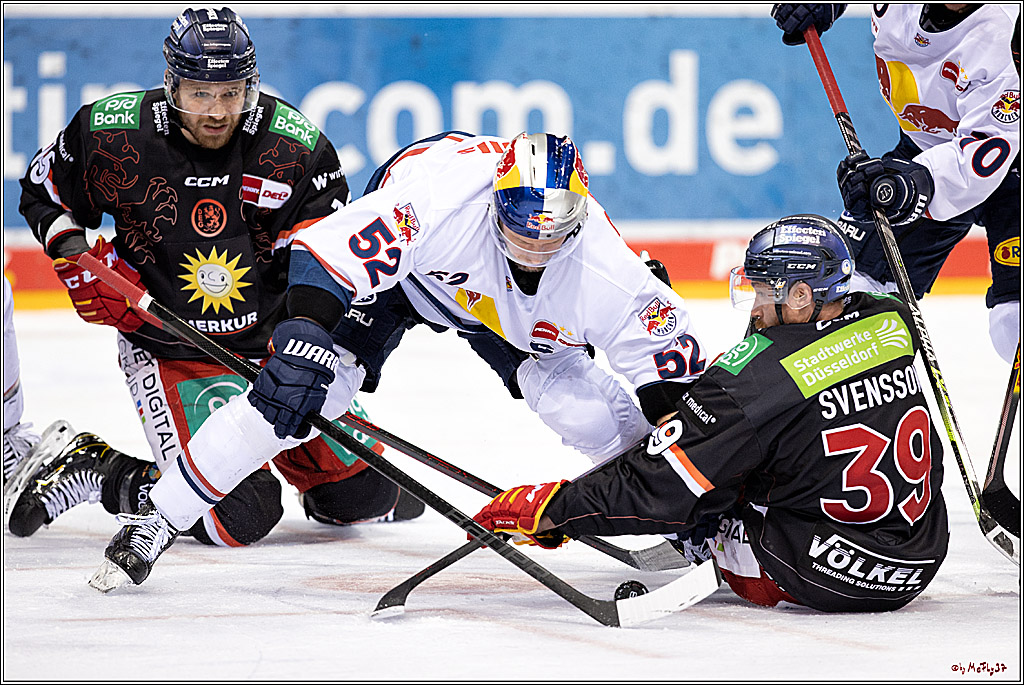 PENNY DEL Viertelfinale 4. Spiel; Duesseldorfer EG - Red Bull Muenchen; Duesseldorf, 16.04.2022